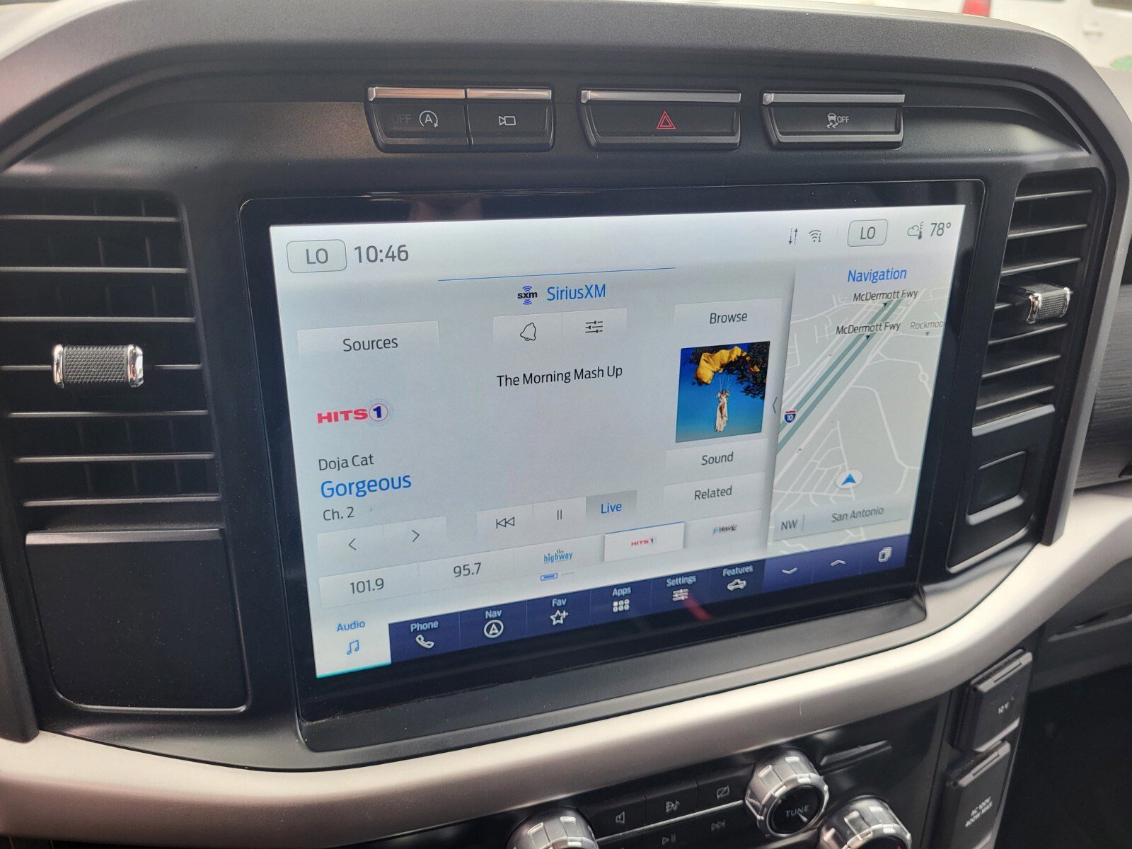 Certified 2022 Ford F150 XLT w/ Equipment Group 302A High image 19