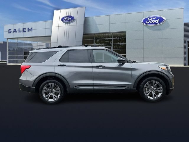Certified 2022 Ford Explorer XLT w/ Equipment Group 202A AWD/4WD image 2
