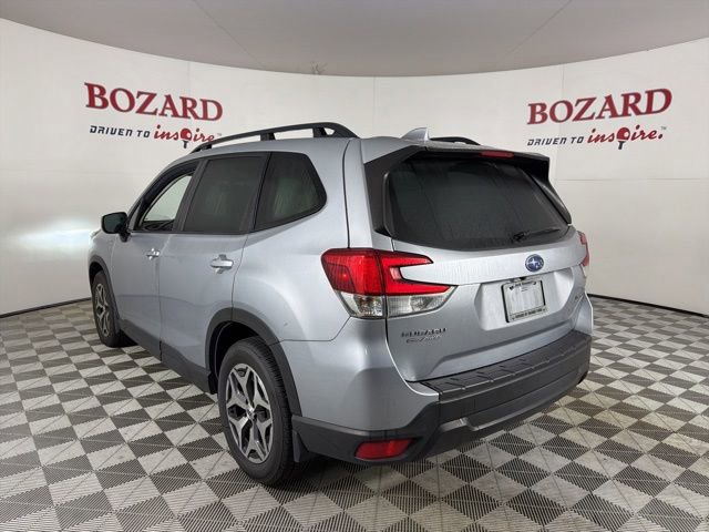 Used 2023 Subaru Forester Premium AWD/4WD image 3