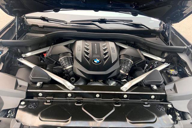 Used 2021 BMW X7 M50i w/ Dynamic Handling Package AWD/4WD image 30
