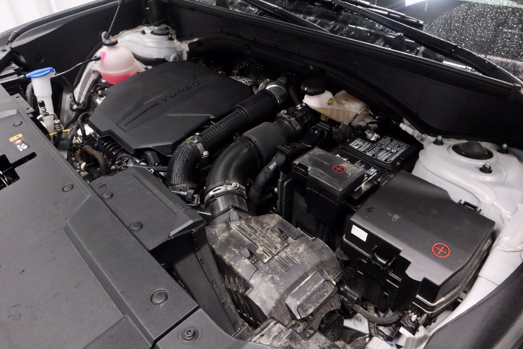 Used 2025 Hyundai Santa Fe SEL AWD/4WD image 16