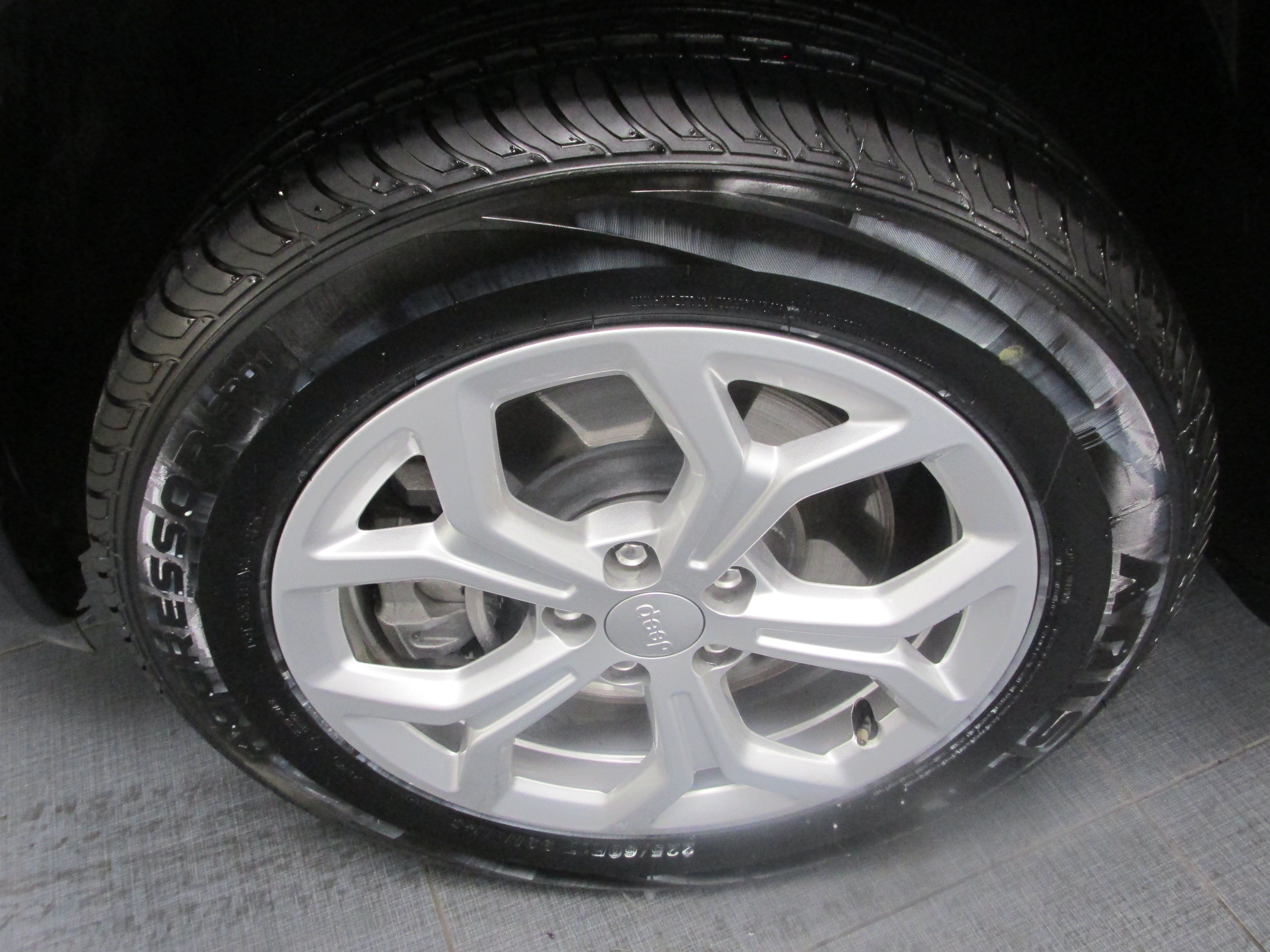 Used 2024 Jeep Compass Latitude AWD/4WD image 14