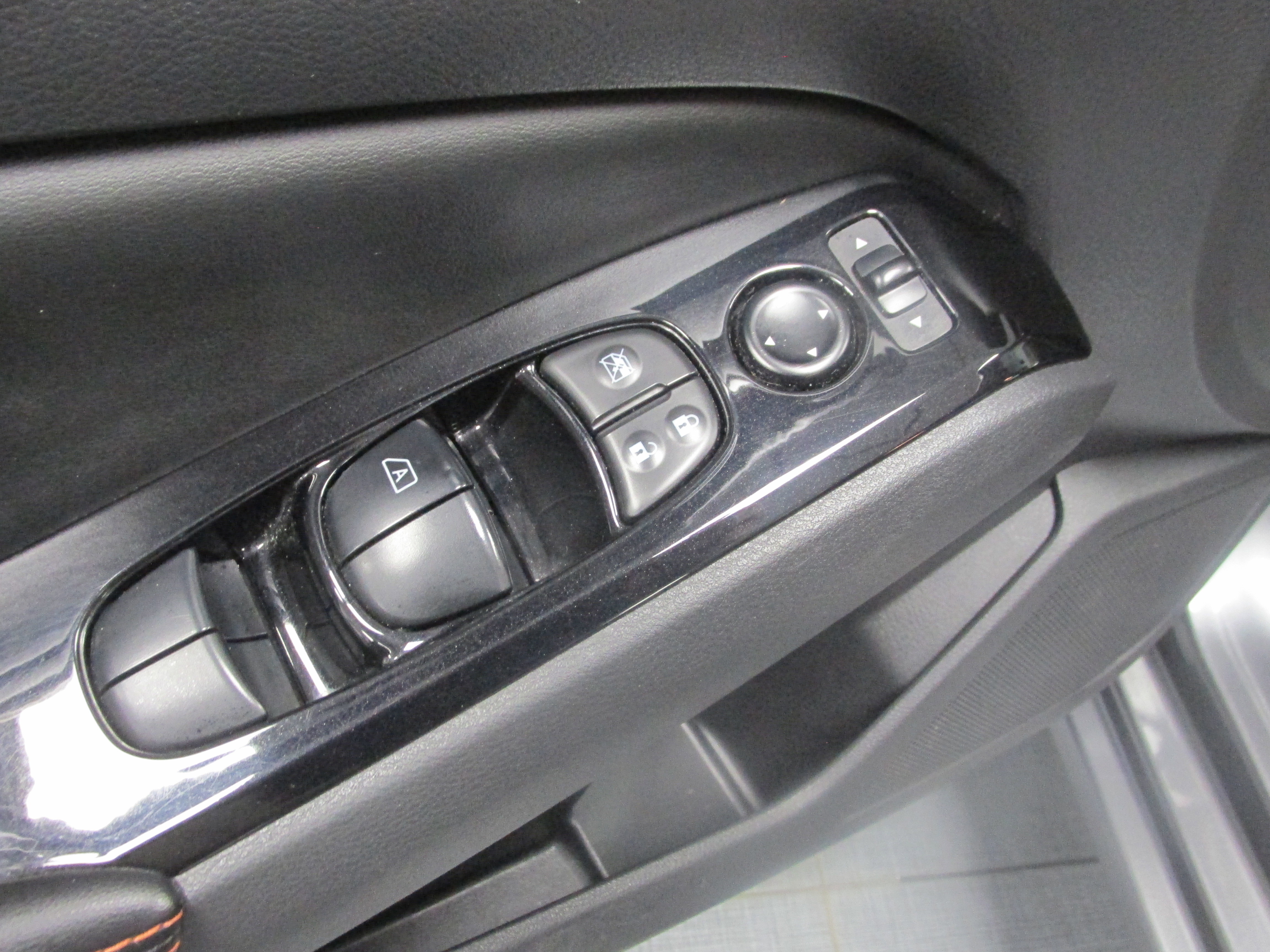 Used 2024 Nissan Altima 2.5 SR FWD image 28