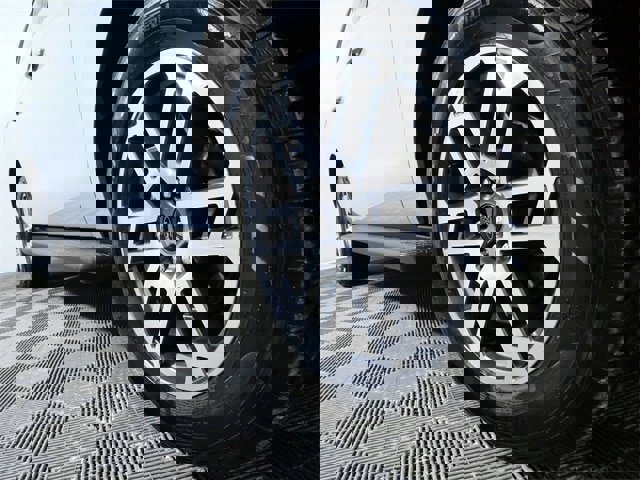 Certified 2025 Ford Expedition Active image 7