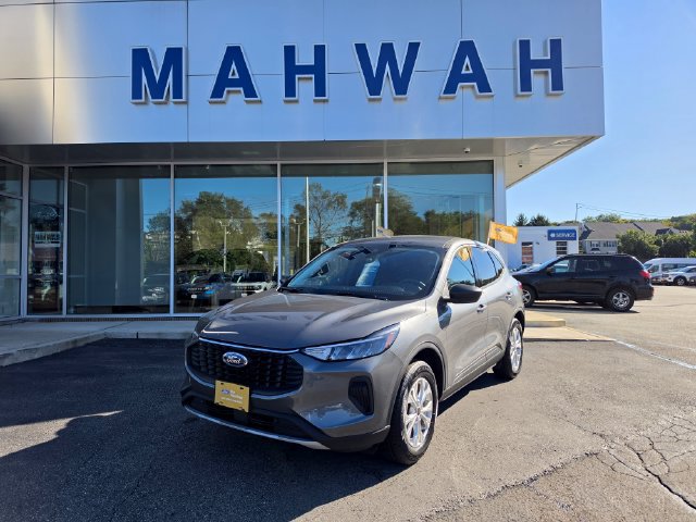 Certified 2025 Ford Escape Active AWD/4WD image 2