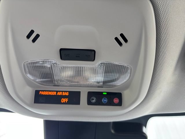 Used 2025 Chevrolet Trax LT FWD image 30