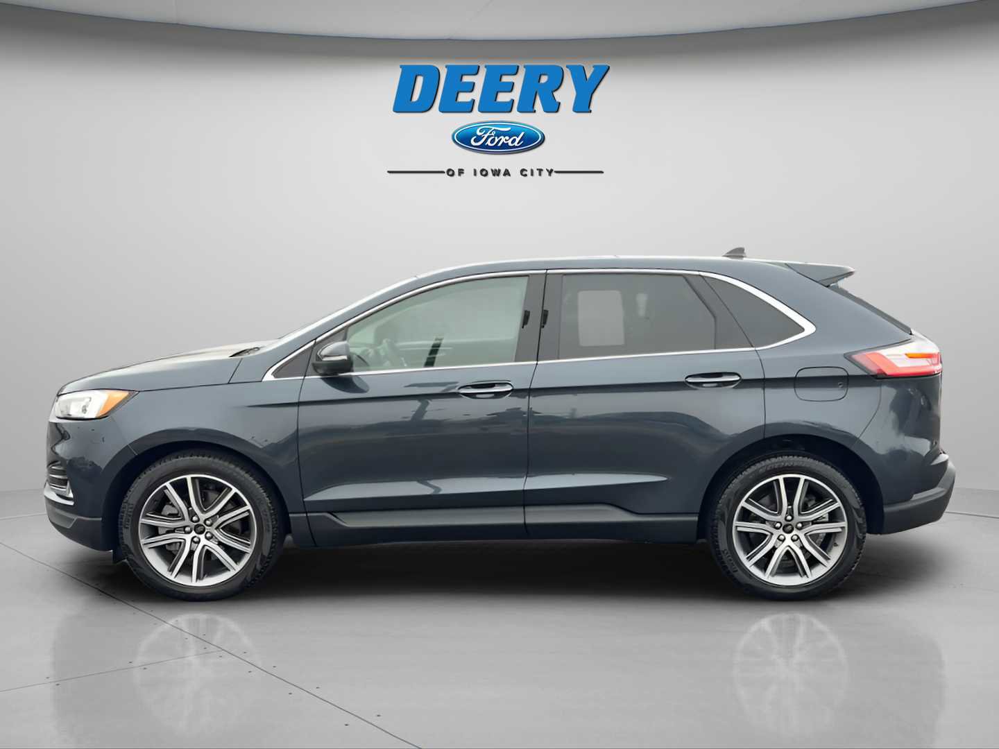 Certified 2024 Ford Edge Titanium image 3