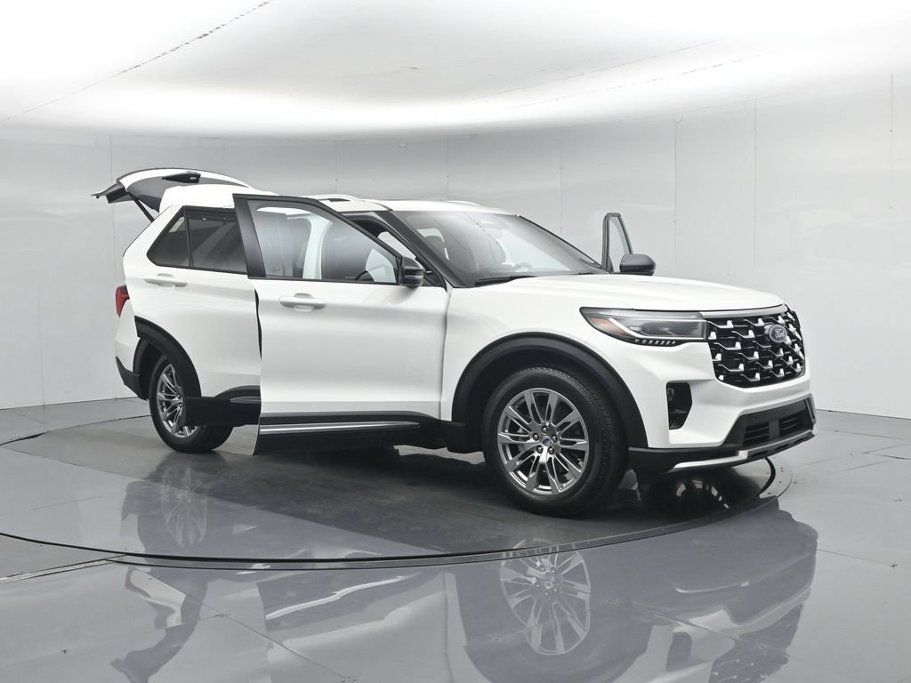 Certified 2025 Ford Explorer Platinum RWD image 38