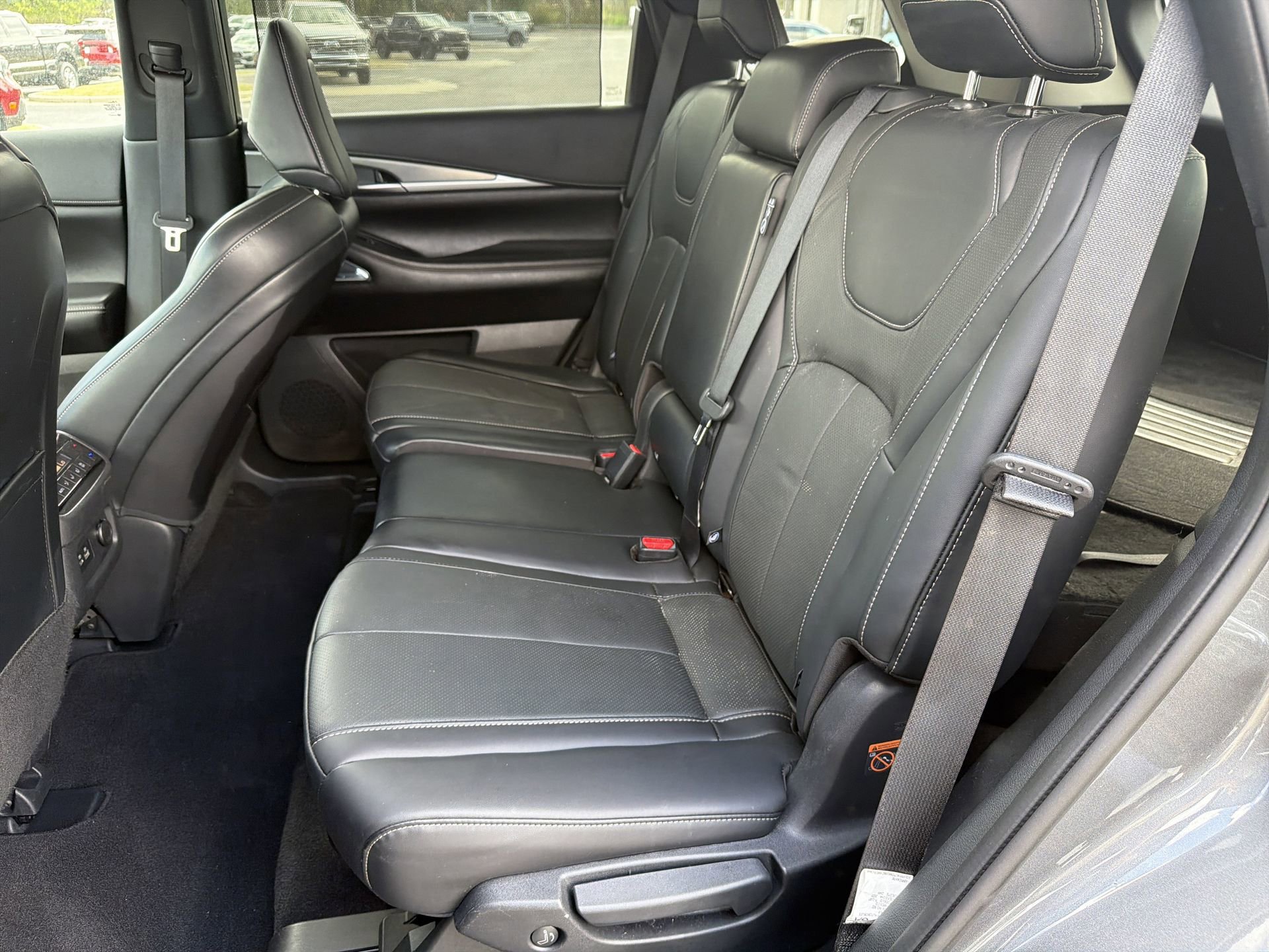 Used 2023 INFINITI QX60 Luxe w/ Performance Audio Package image 30