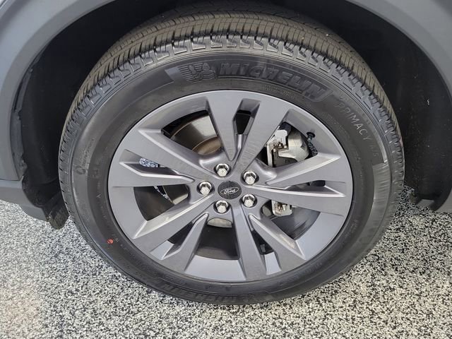 Certified 2023 Ford Explorer XLT w/ Equipment Group 202A AWD/4WD image 5