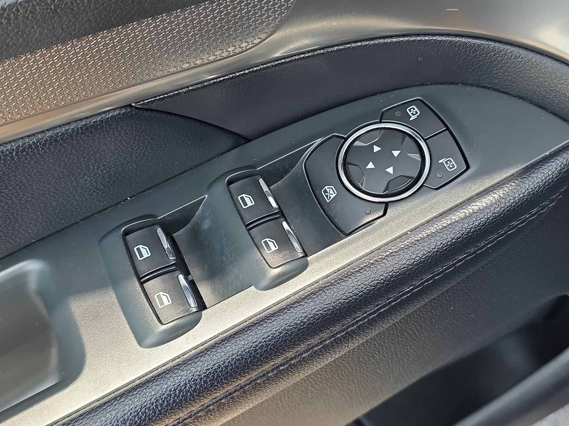 Certified 2018 Ford Explorer XLT w/ Equipment Group 202A image 42