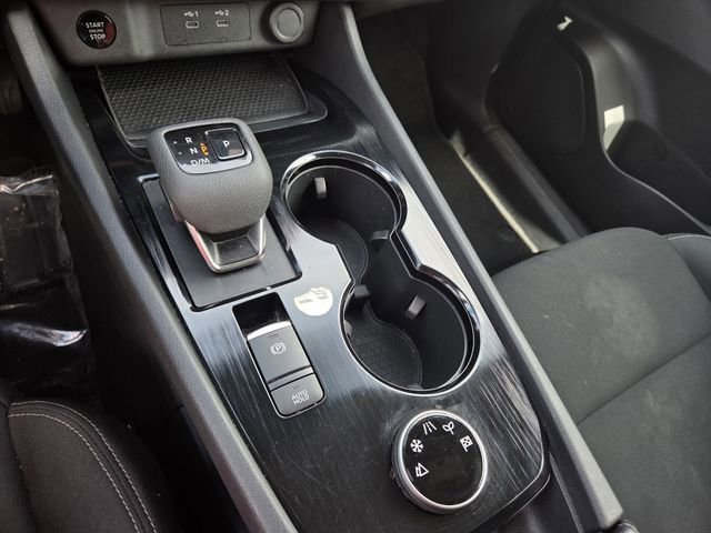 Used 2024 Nissan Rogue S image 10