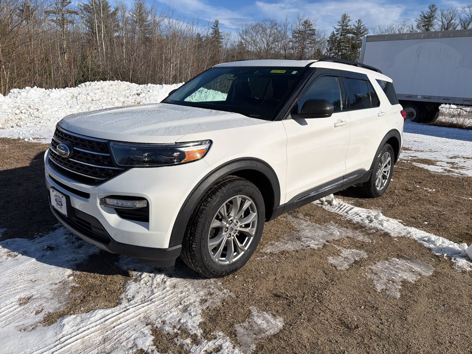 Certified 2022 Ford Explorer XLT w/ Equipment Group 202A image 3