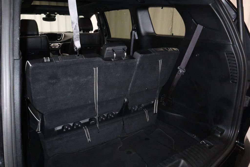 Used 2025 Chrysler Pacifica Limited FWD image 18
