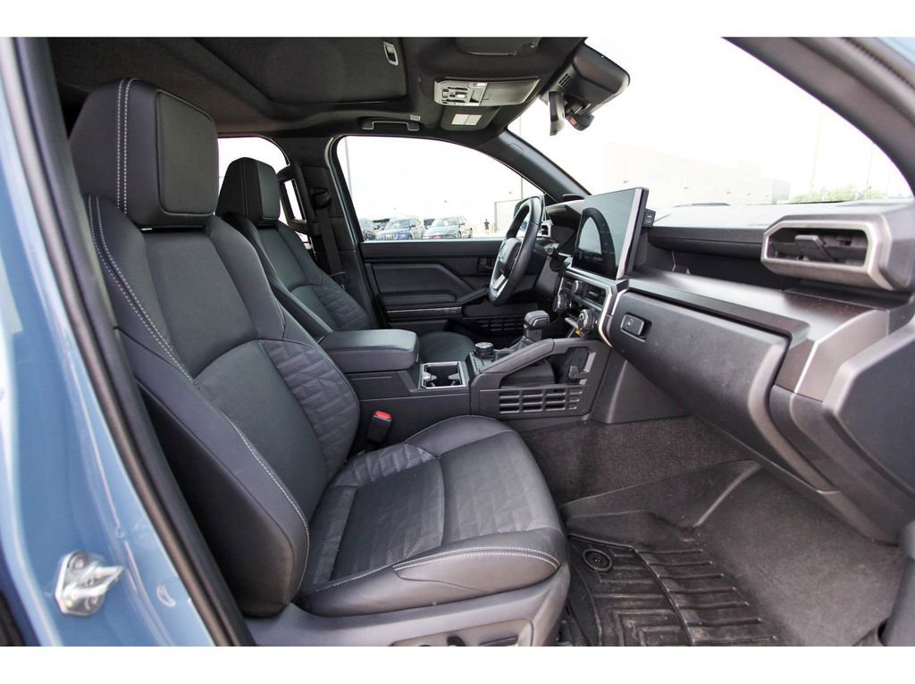 Used 2025 Toyota 4Runner TRD Off-Road Premium AWD/4WD image 30