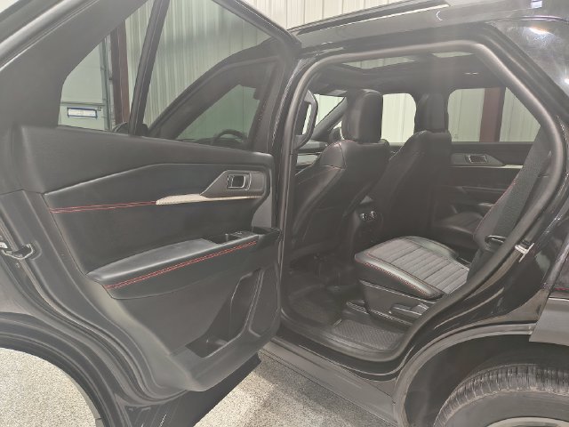 Certified 2025 Ford Explorer ST-Line w/ Premium Package AWD/4WD image 15