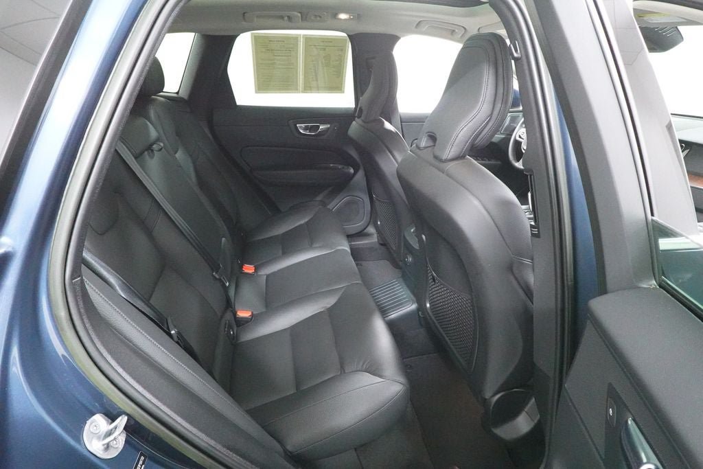 Used 2023 Volvo XC60 T8 Plus AWD/4WD image 29