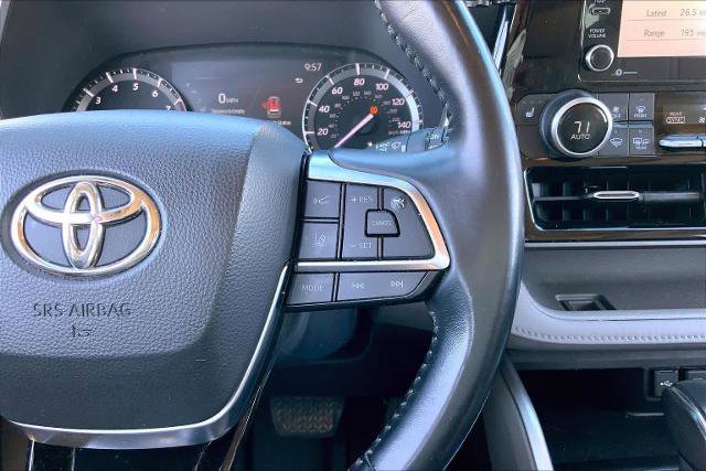 Used 2021 Toyota Highlander XLE image 24
