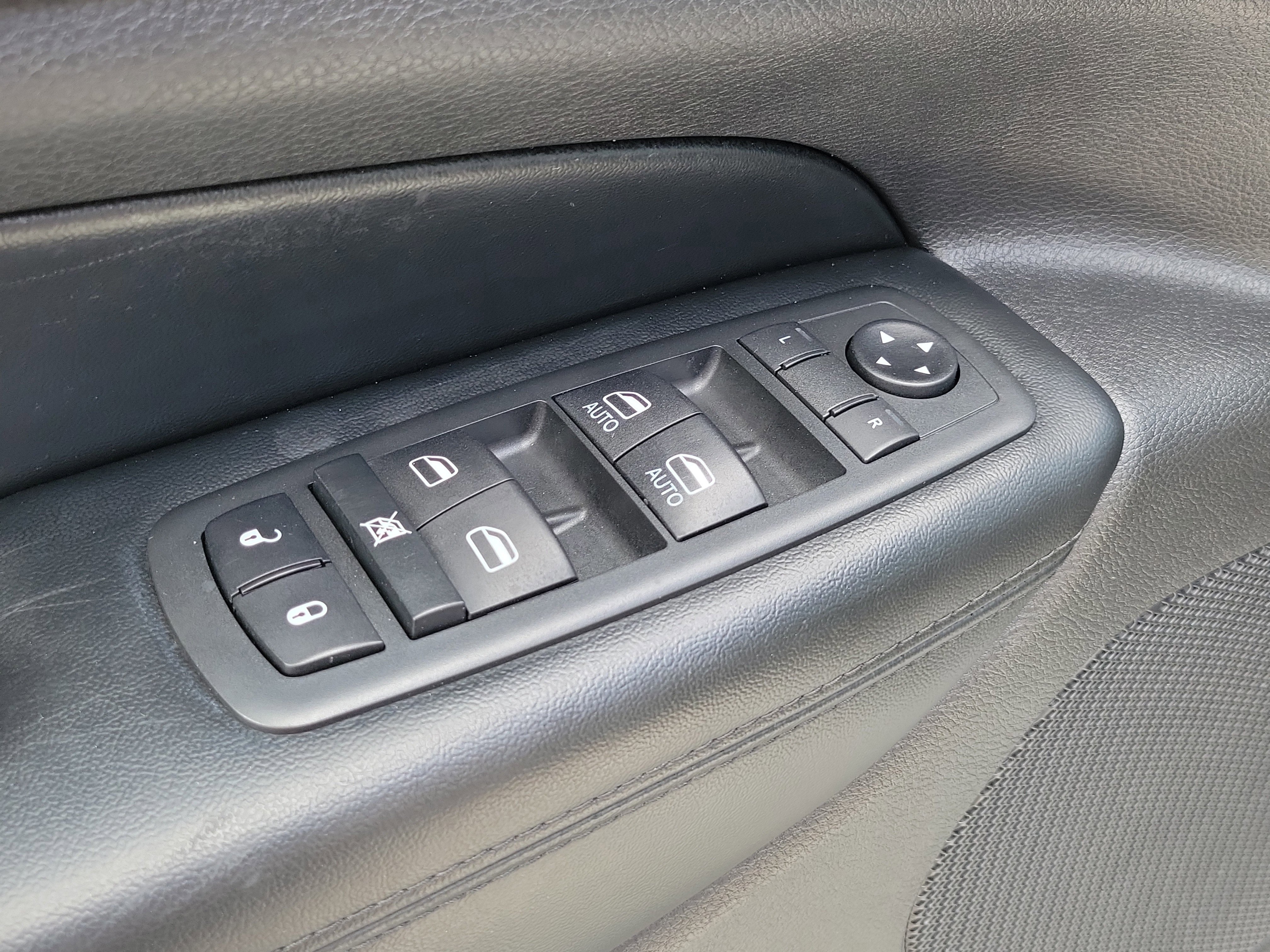 Used 2020 Jeep Grand Cherokee Limited RWD image 19