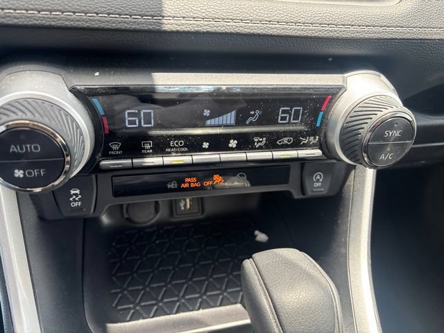 Used 2025 Toyota RAV4 XLE FWD image 20