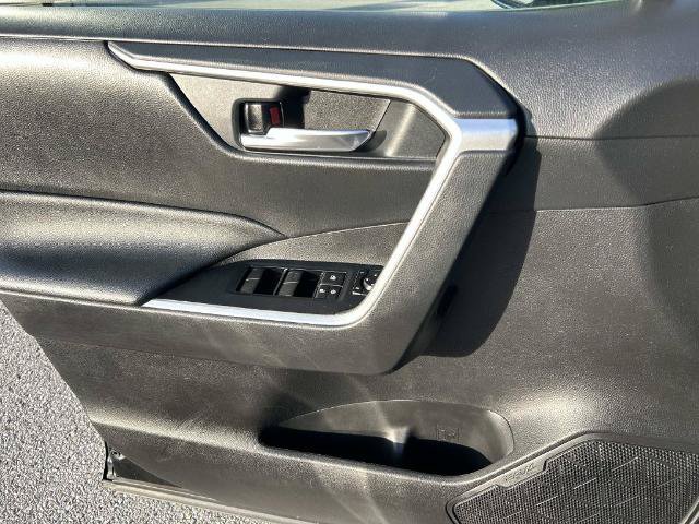 Used 2020 Toyota RAV4 XLE FWD image 25
