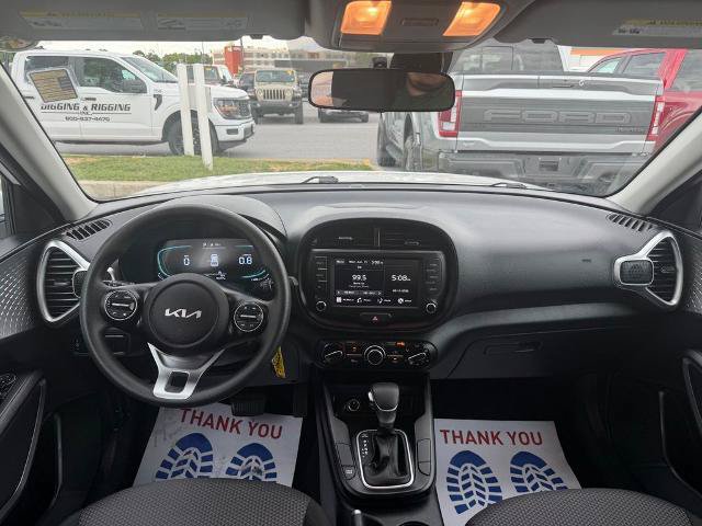 Used 2025 Kia Soul LX w/ LX Technology Package FWD image 14