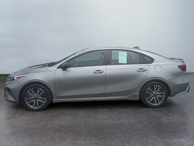Used 2023 Kia Forte GT-Line FWD image 2