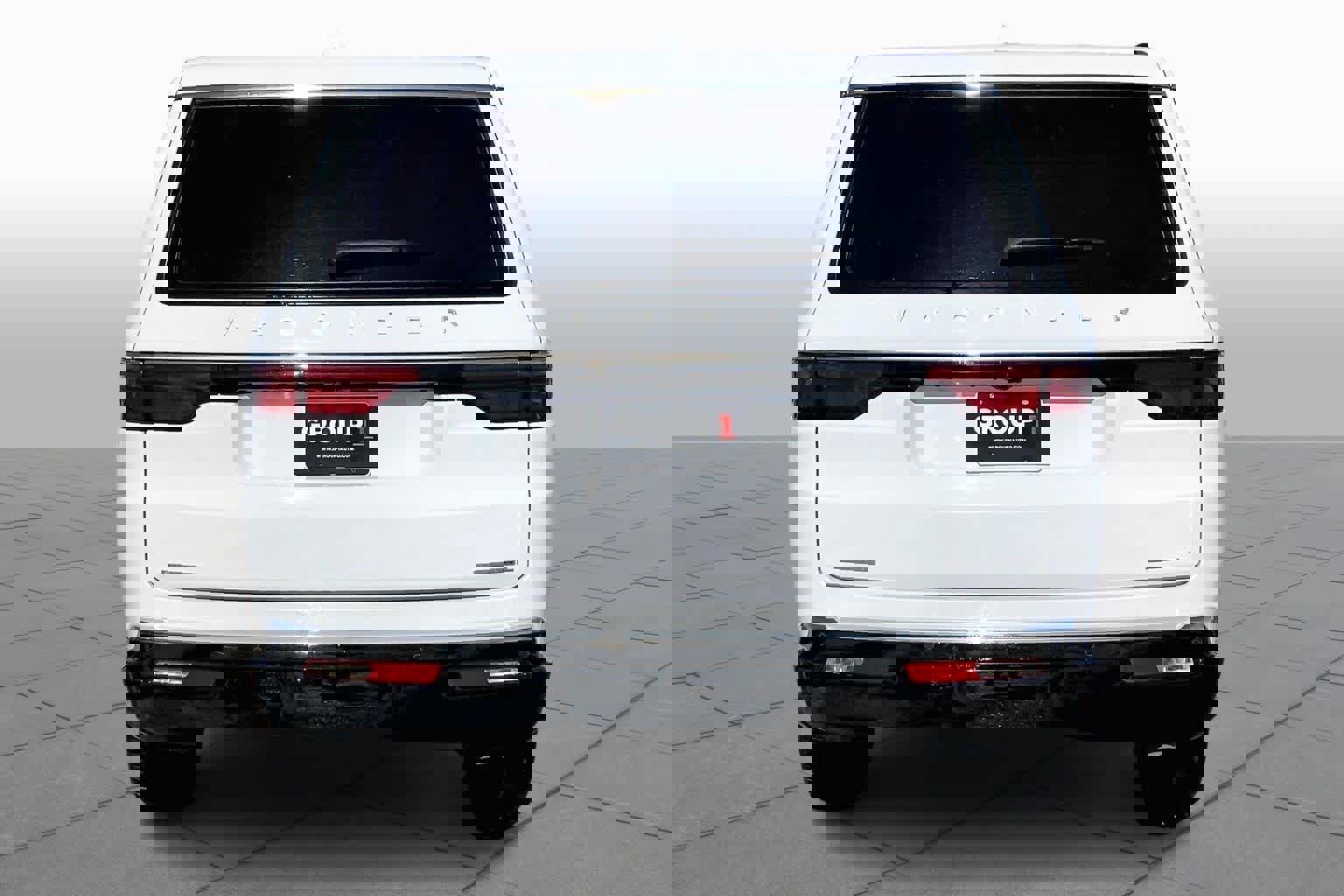 Used 2023 Jeep Wagoneer L Series II w/ Premium Group I image 2