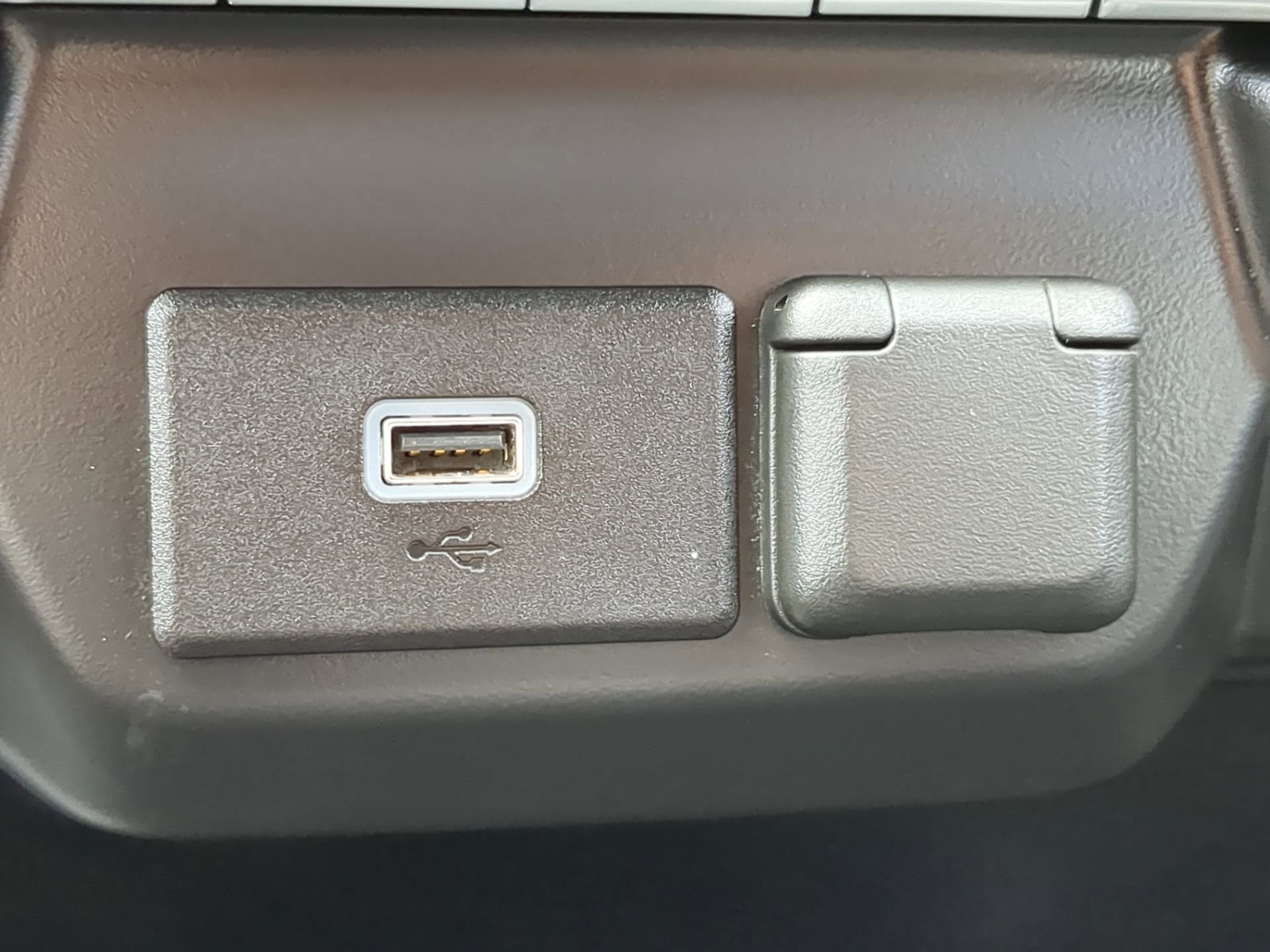 Used 2019 Chevrolet Silverado 1500 Custom w/ Custom Convenience Package image 52