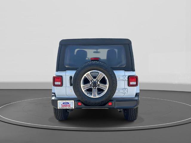 Used 2018 Jeep Wrangler Unlimited Sahara AWD/4WD image 3