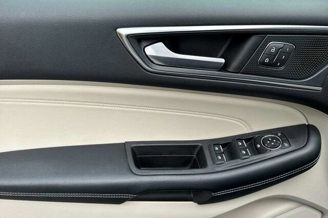 Certified 2022 Ford Edge Titanium w/ Equipment Group 301A AWD/4WD image 8