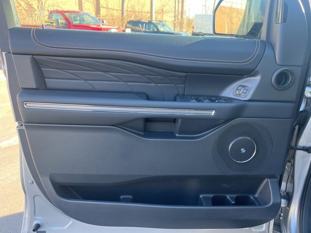 Certified 2024 Ford Expedition Platinum image 22