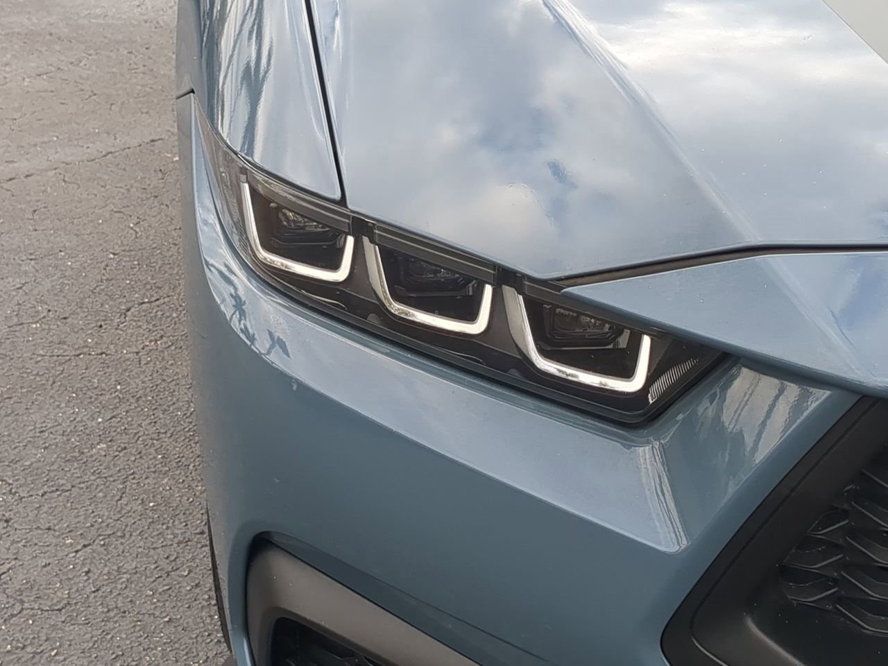 Certified 2024 Ford Mustang Coupe image 10