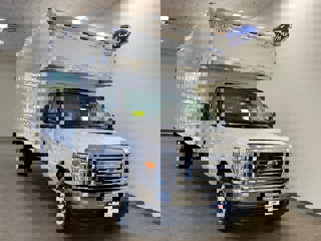Certified 2023 Ford E-450 and Econoline 450 Super Duty w/ Power Windows & Locks Group image 6