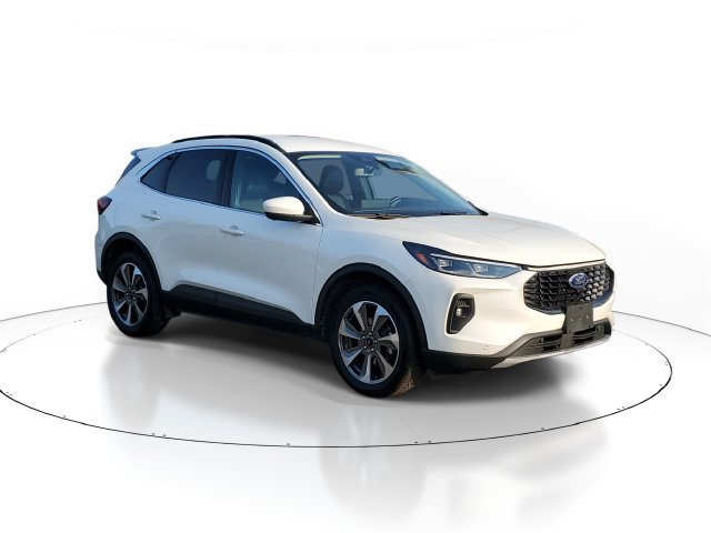 Certified 2024 Ford Escape Platinum AWD/4WD image 2