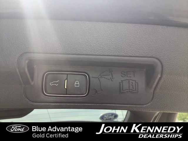 Certified 2022 Ford Explorer XLT w/ Equipment Group 202A AWD/4WD image 35