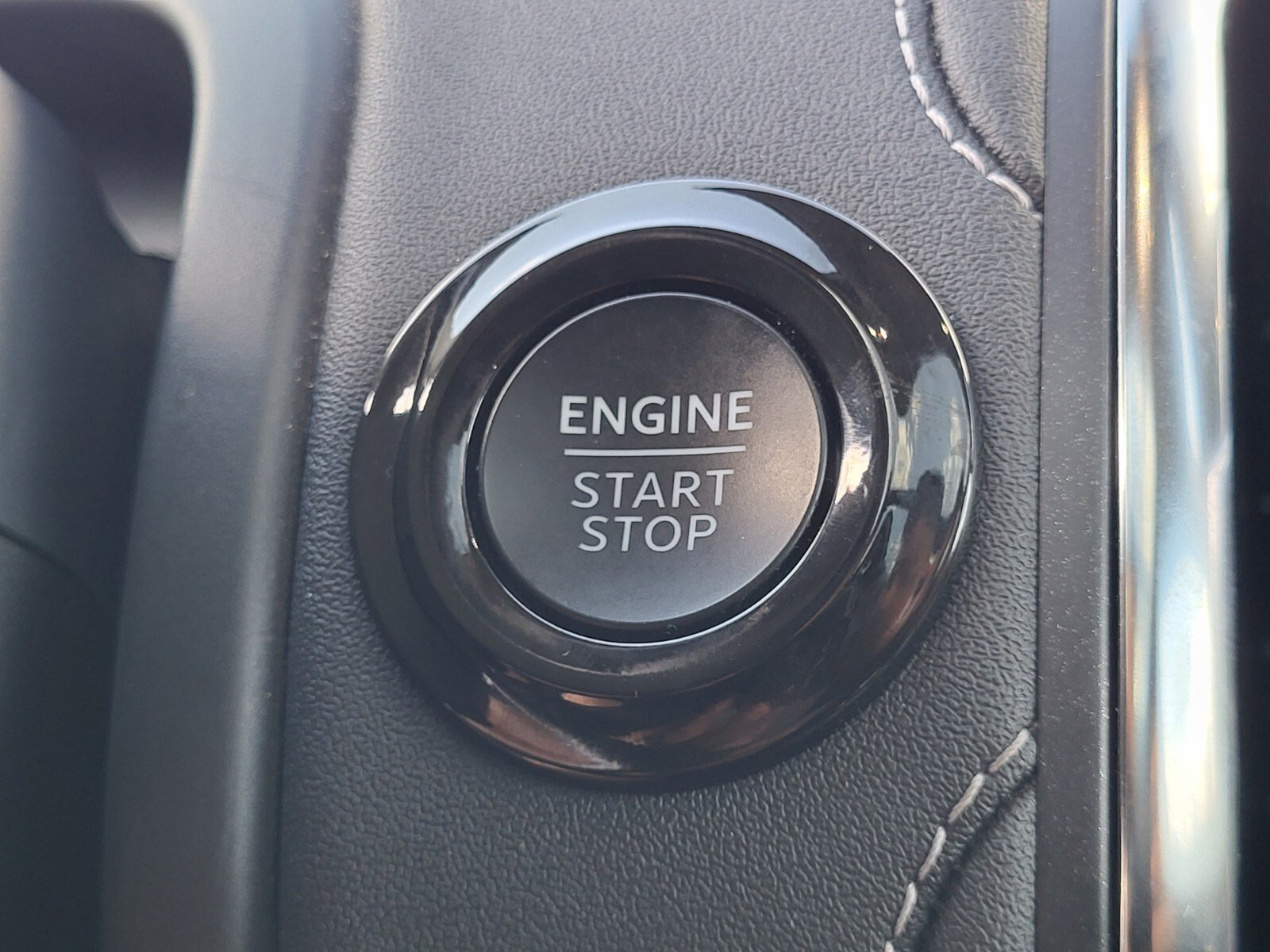 Certified 2025 Ford Expedition Max Platinum image 24