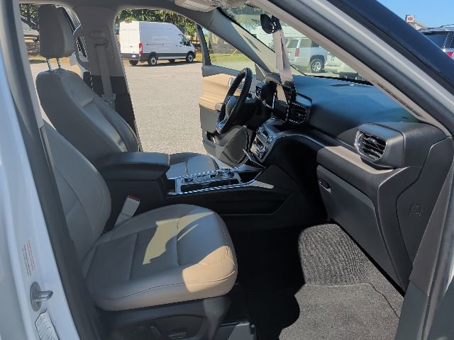 Certified 2023 Ford Explorer XLT w/ Equipment Group 202A image 31