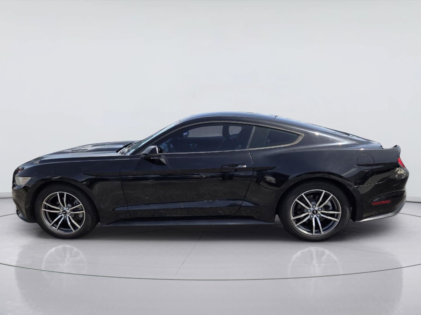 Certified 2017 Ford Mustang Premium RWD image 4