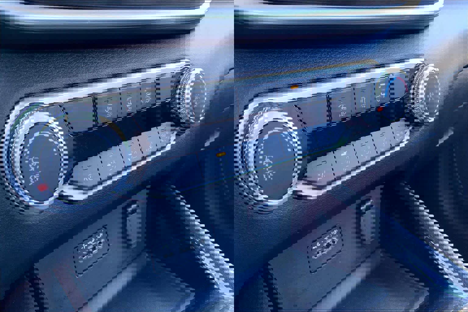 Used 2024 Nissan Altima 2.5 SV image 34