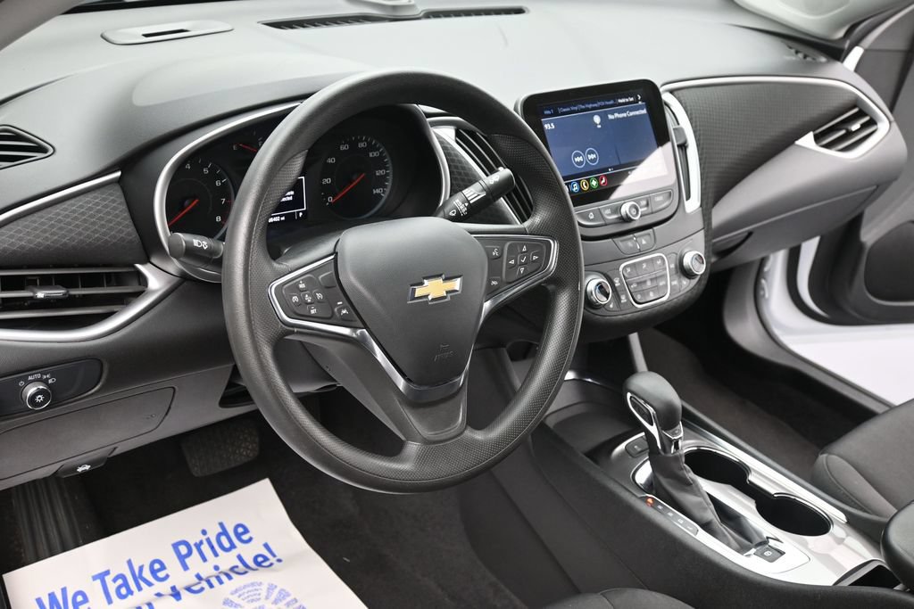 Used 2025 Chevrolet Malibu LT FWD image 14