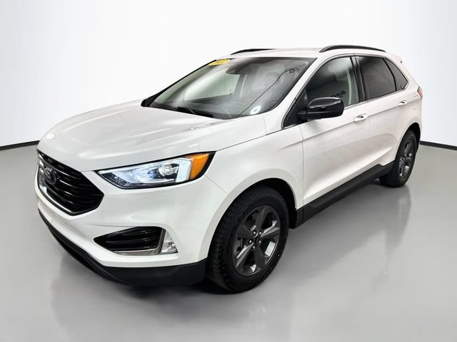 Certified 2022 Ford Edge SEL w/ Sport Appearance Package AWD/4WD image 3