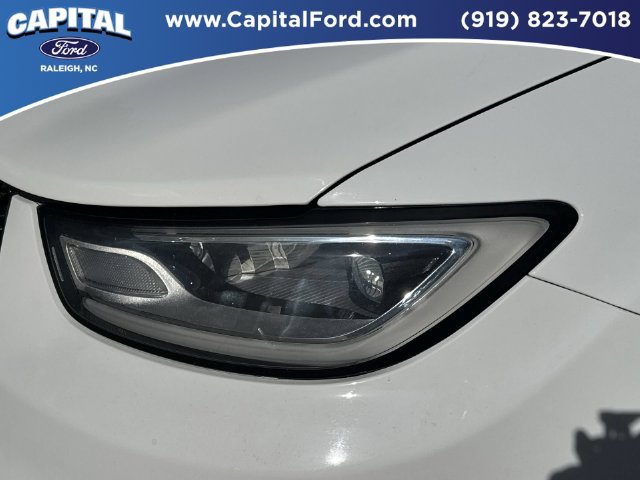 Used 2025 Chrysler Pacifica Select FWD image 11