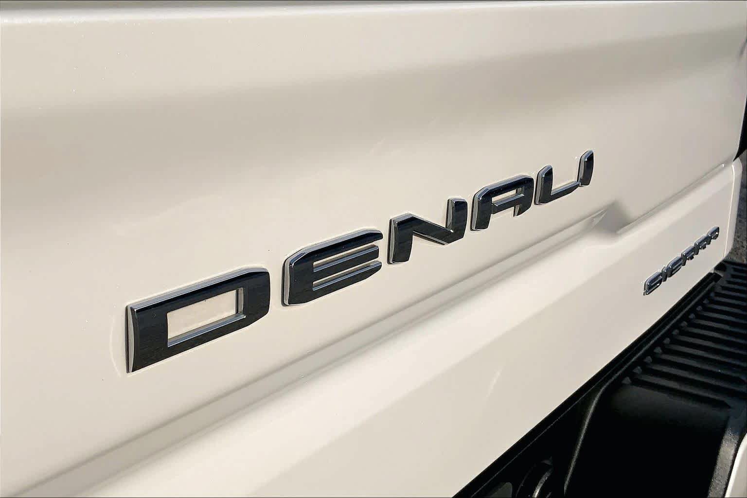 Used 2024 GMC Sierra 1500 Denali Ultimate w/ LPO, Utility Wall Package AWD/4WD image 10