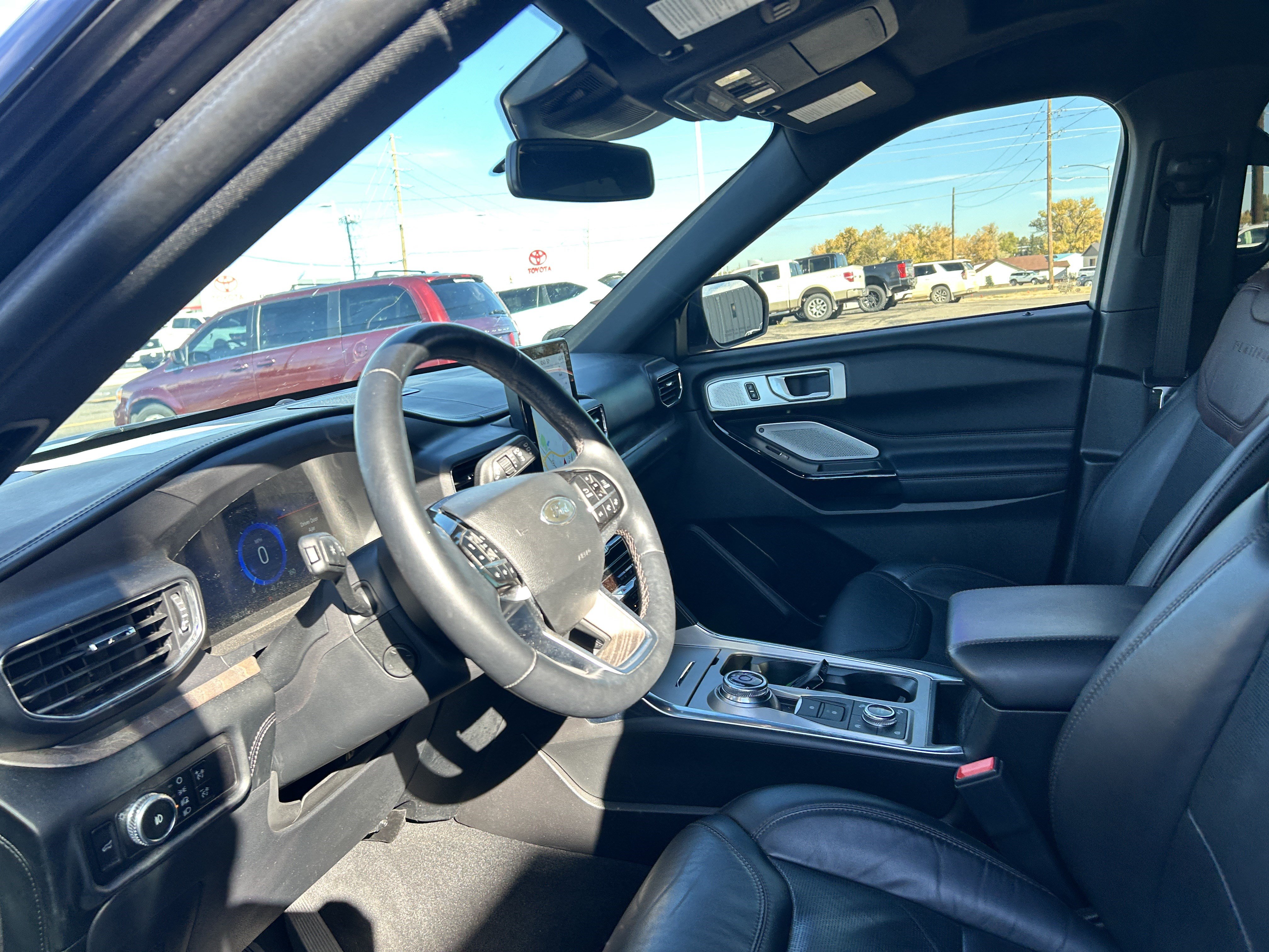Certified 2023 Ford Explorer Platinum w/ Technology Package AWD/4WD image 10