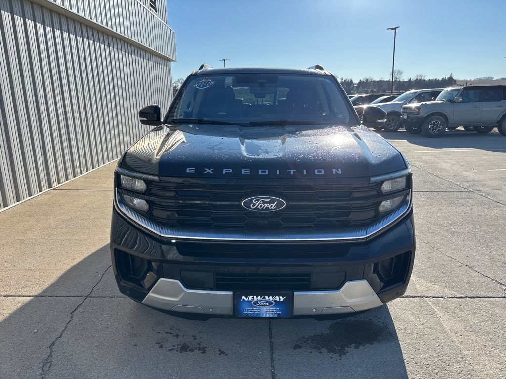Certified 2025 Ford Expedition Platinum AWD/4WD image 2