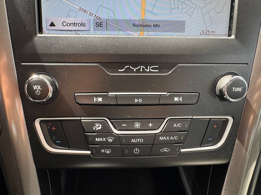 Certified 2019 Ford Fusion SE w/ Equipment Group 151A FWD image 17