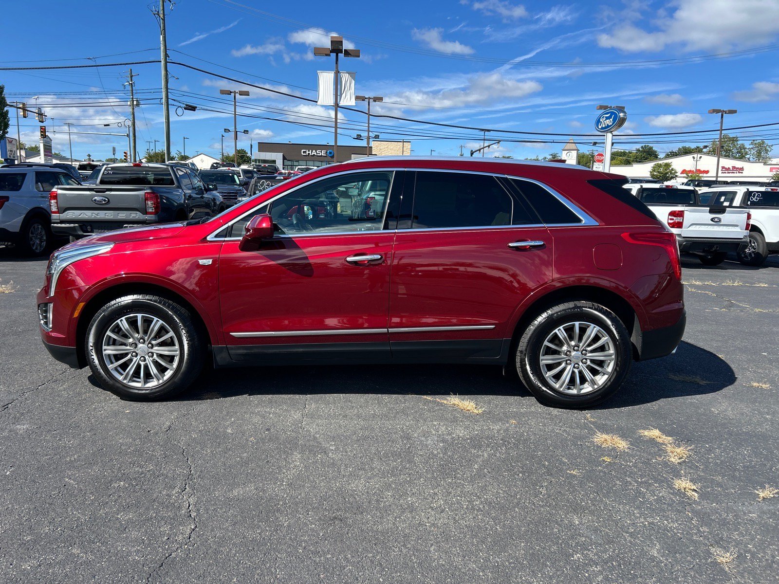 Used 2017 Cadillac XT5 Luxury w/ Driver Awareness Package AWD/4WD image 5