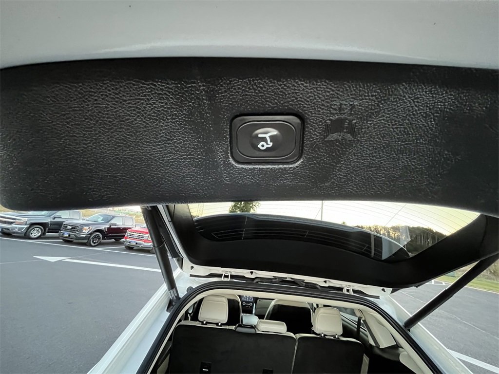 Certified 2022 Ford Edge Titanium w/ Class II Trailer Tow Package image 28