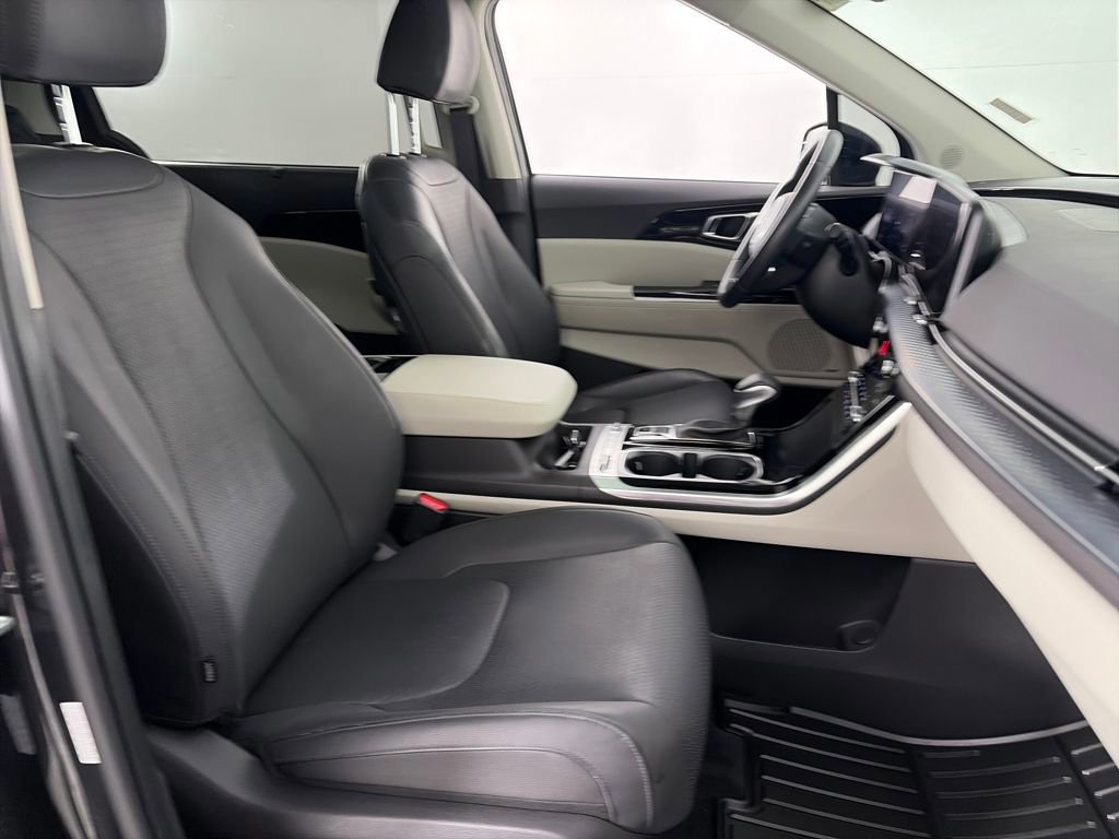 Used 2024 Kia Carnival SX Prestige image 30